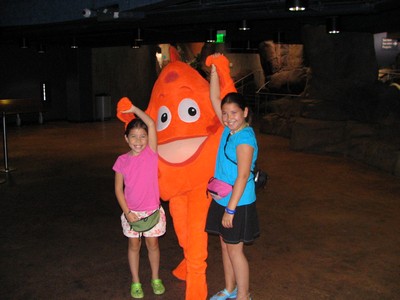 The girls with Deepo